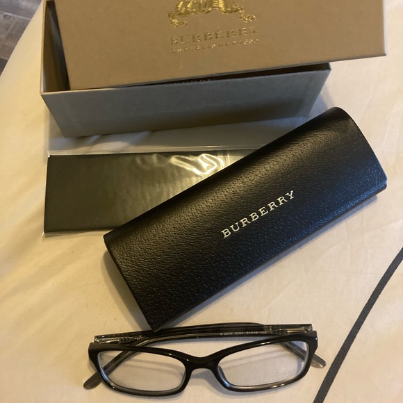 Black Burberry prescription glasses - Picture 2 of 2